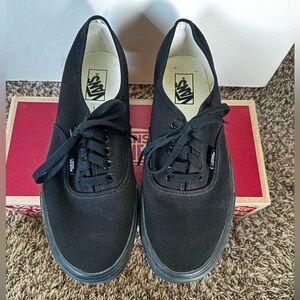 VANS Men’s Size 11 Black Classics